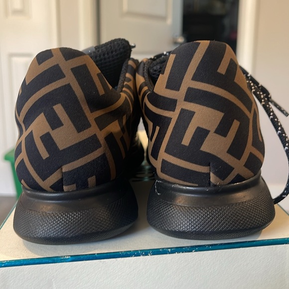 Fendi Kids Sneakers - Picture 2 of 6